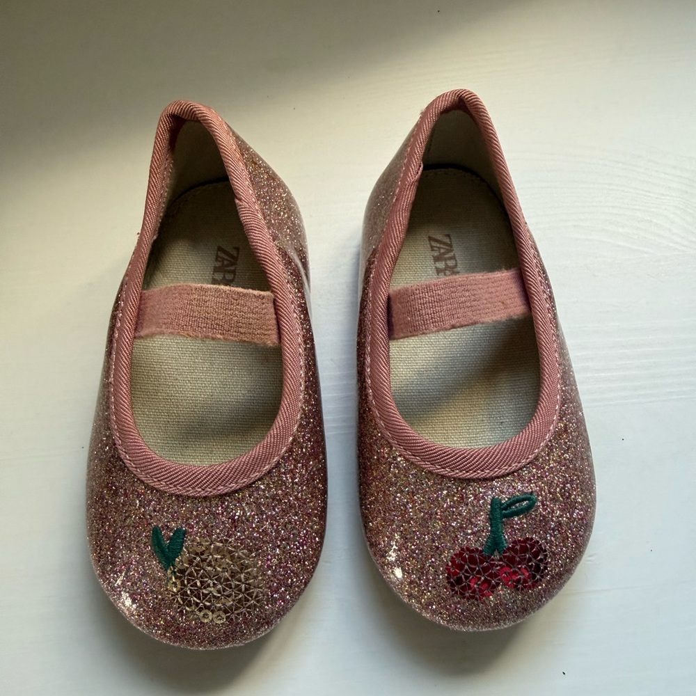 Zara Girls Pink Glitter Mary Janes with Cherry Embroidery size 18 (US 3)